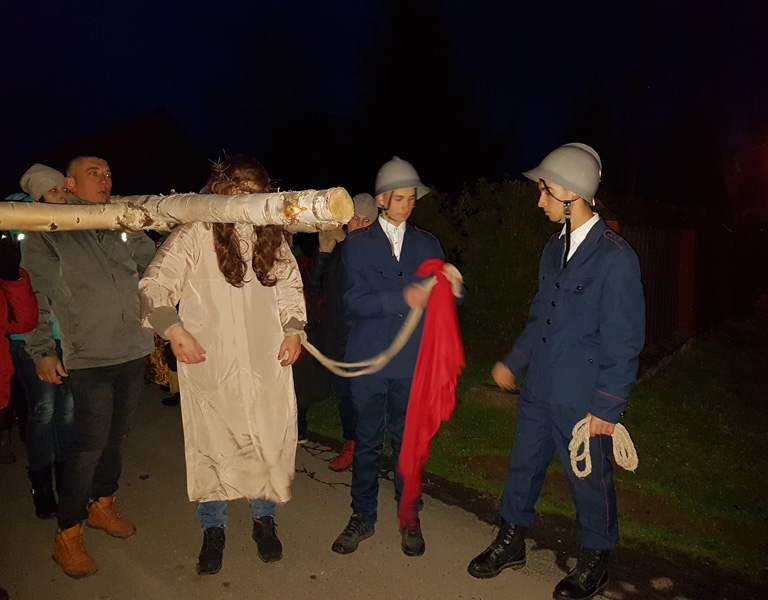 Parafialna Droga Krzyżowa 2019